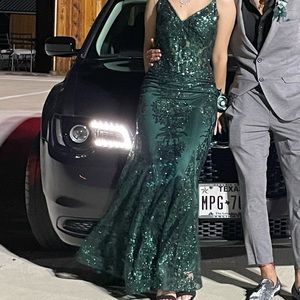 Emerald green prom dress